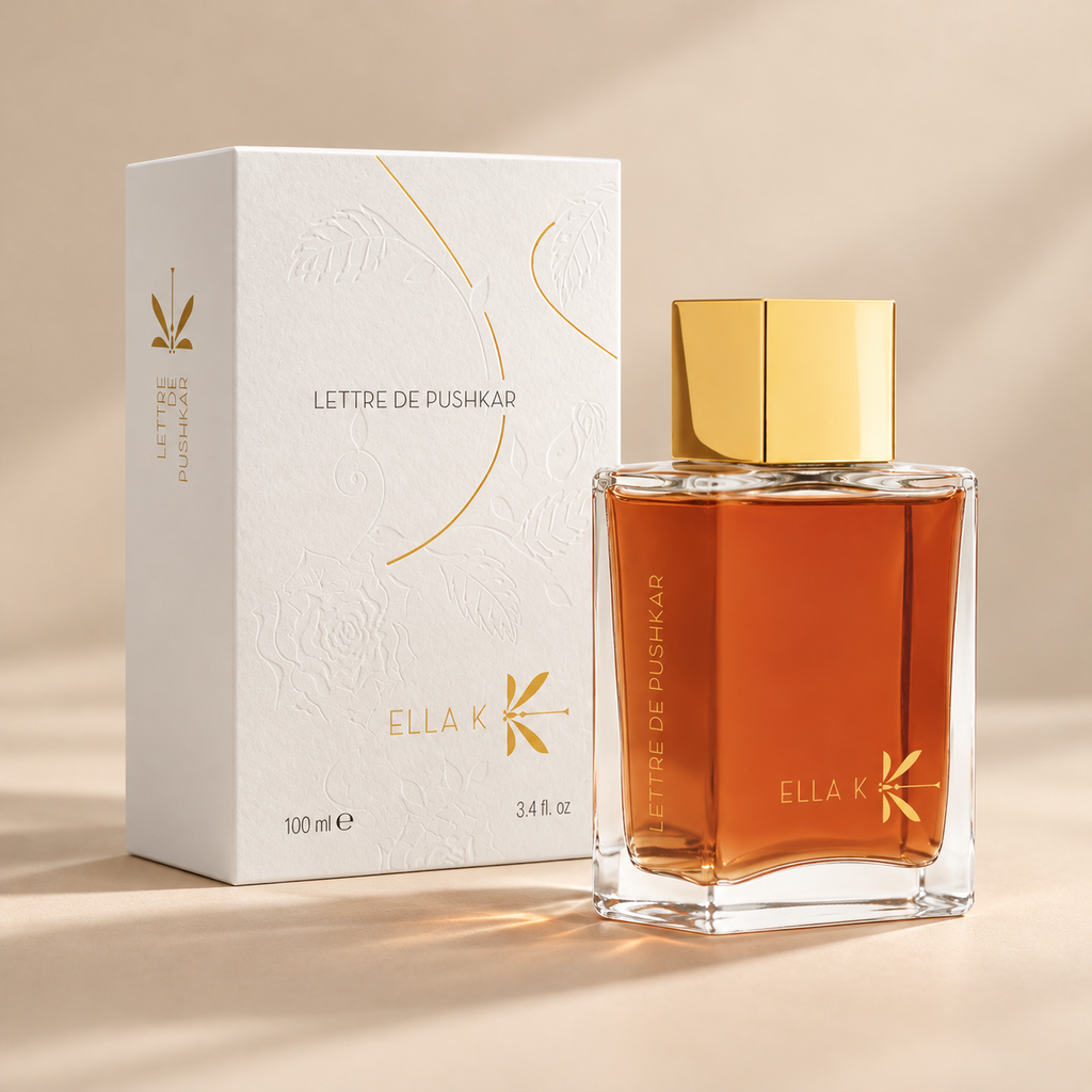 Lettre de Pushkar d'Ella K, flacon et étui blanc